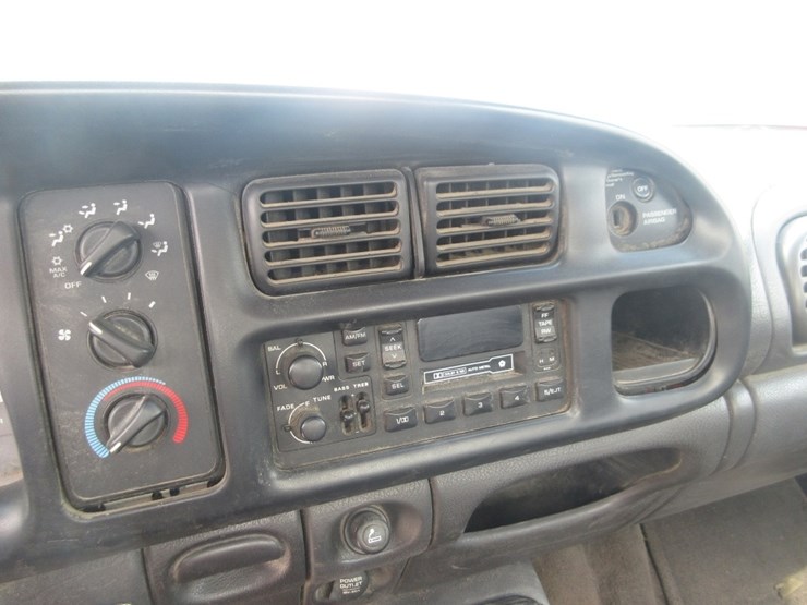 2001-dodge-ram-3500-image-14