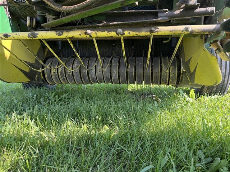 1990-john-deere-335-image-9