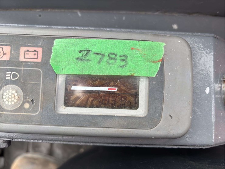 2004-hitachi-ex30u-image-23