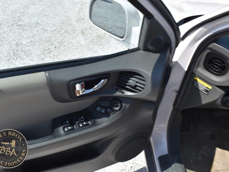2005-hyundai-santa-fe-image-30