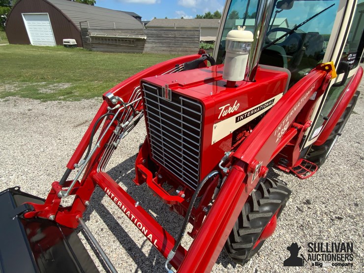 2023-international-farmall-1456-compact-utility-tractor-w/-loader-image-14