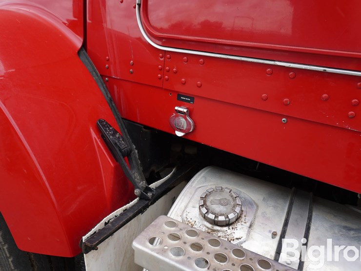 2010-kenworth-t800-image-15