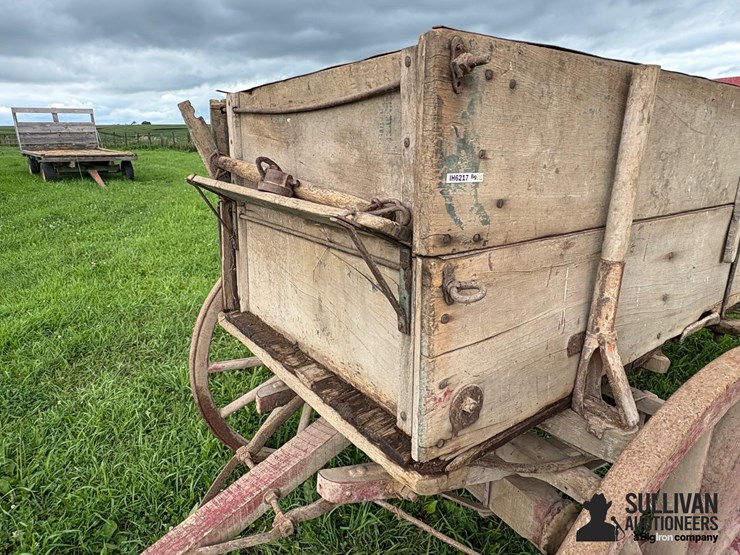 mccormick-deering-triple-box-endgate-seeder-image-10