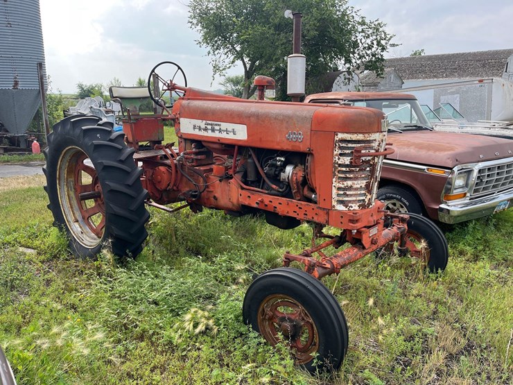 1956-farmall-400-tractor-image-2