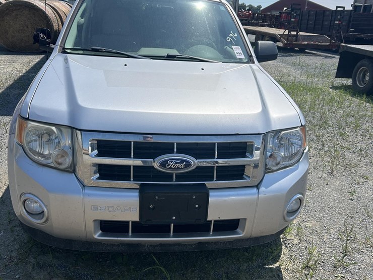 2011-ford-escape-xlt-image-3