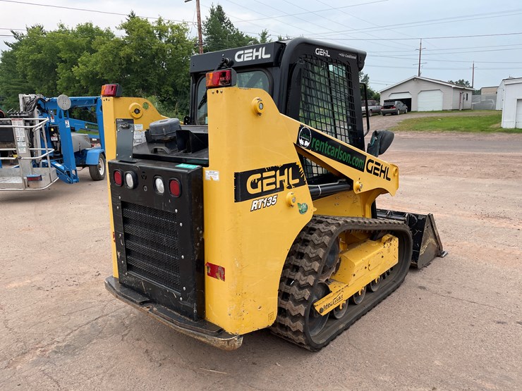 2019-gehl-135-image-5