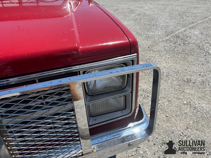 1984-chevrolet-custom-deluxe-20-image-9