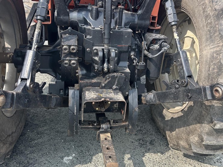1983-allis-chalmers-8030-image-11
