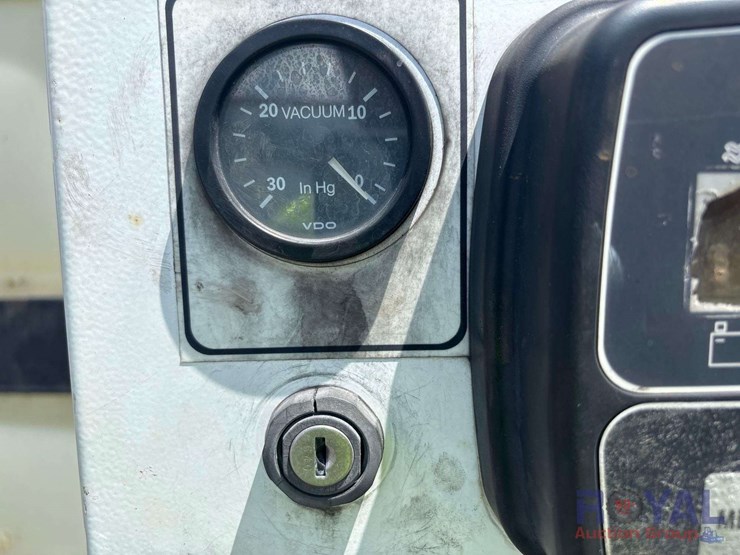 2017-ford-f550-image-31
