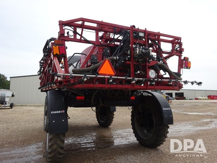 2015-case-ih-patriot-4440-image-30