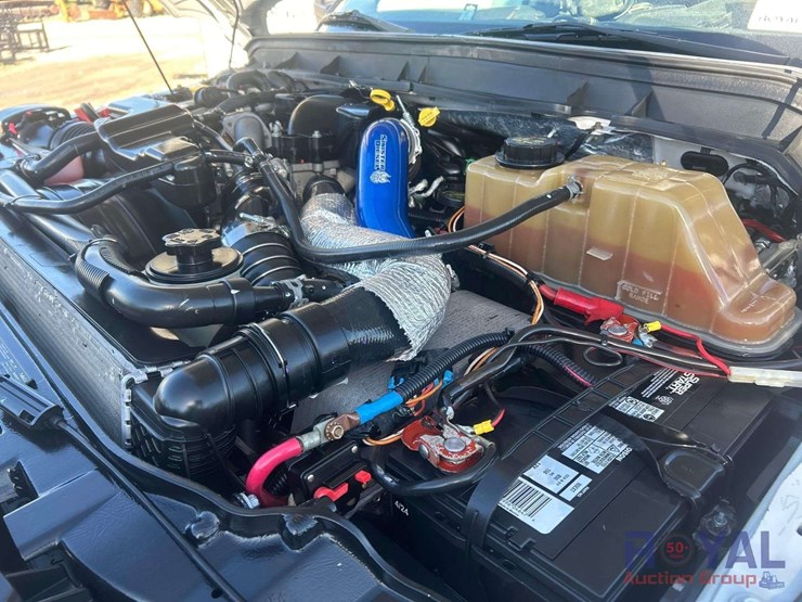 2013-ford-f550-image-22