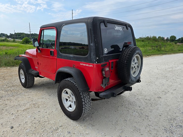 1994-jeep-wrangler-image-14