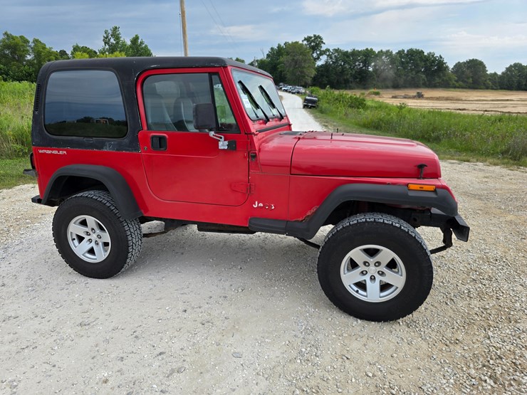 1994-jeep-wrangler-image-31