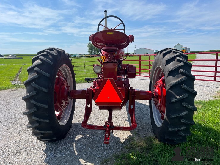 1953-farmall-super-m-2wd-tractor-image-6