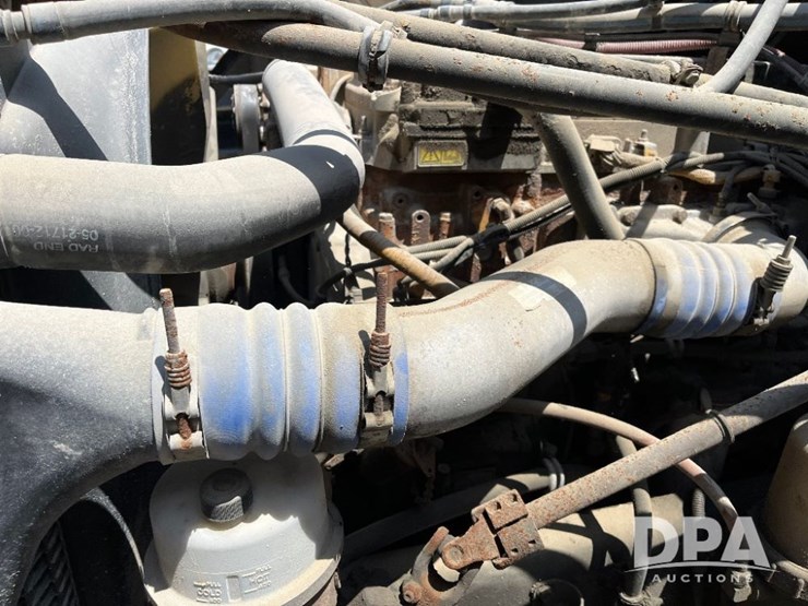 2005-freightliner-truck-(jn2399,-unit-277052)-image-81