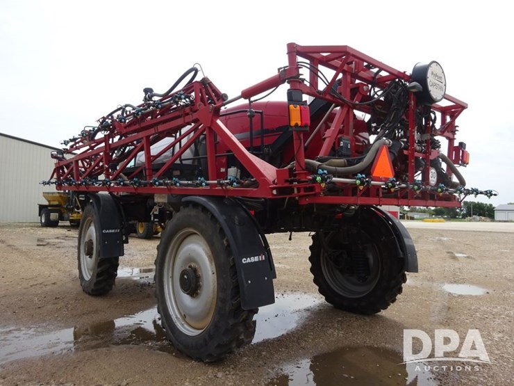 2011-case-ih-patriot-4420-image-30