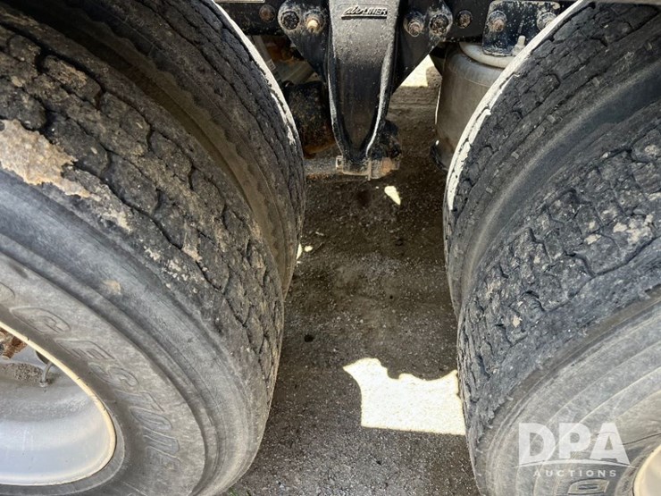 2009-freightliner-truck-(jn2397,-unit-277091)-image-32