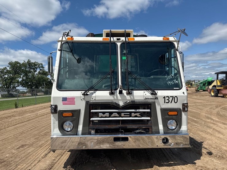 2013-mack-leu633-image-3