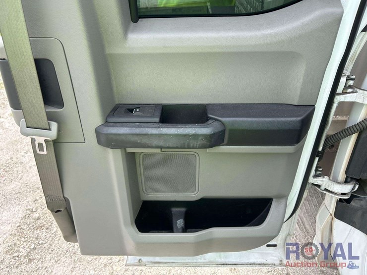2017-ford-f550-image-36
