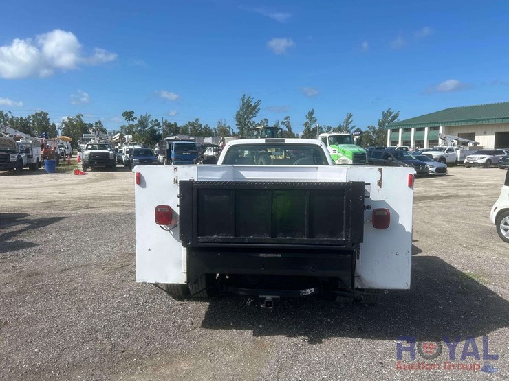 2004-ford-f350-image-25