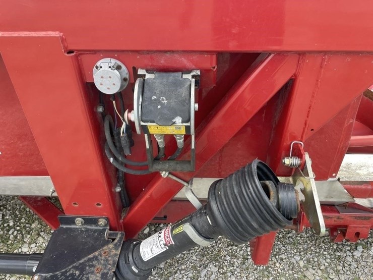 2013-case-ih-3408-image-25