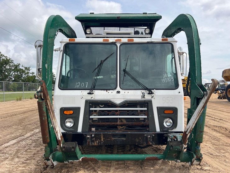 2012-mack-leu613-image-7