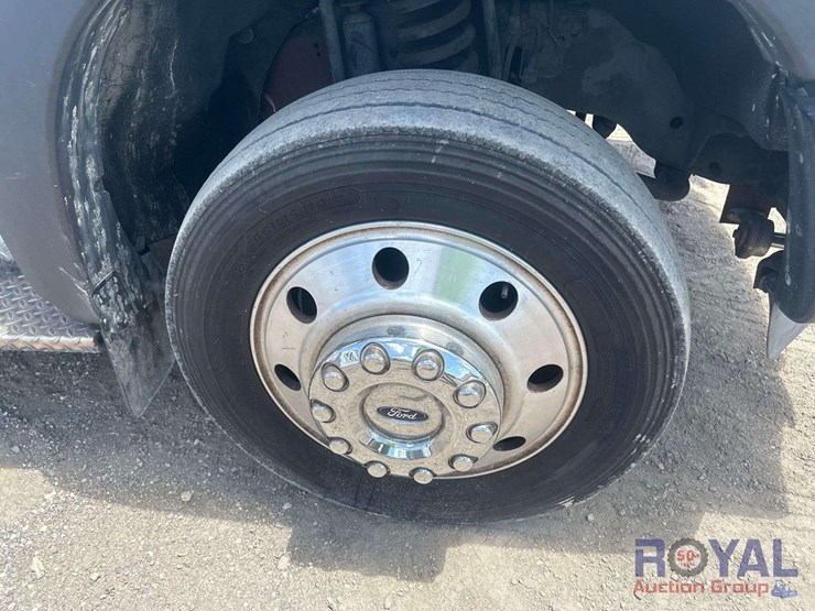 2013-ford-f550-image-11