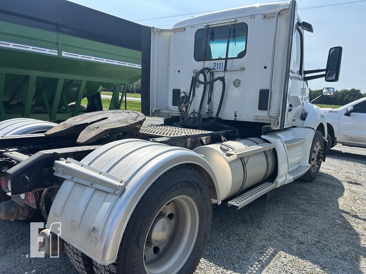 2018-kenworth-t680-image-13