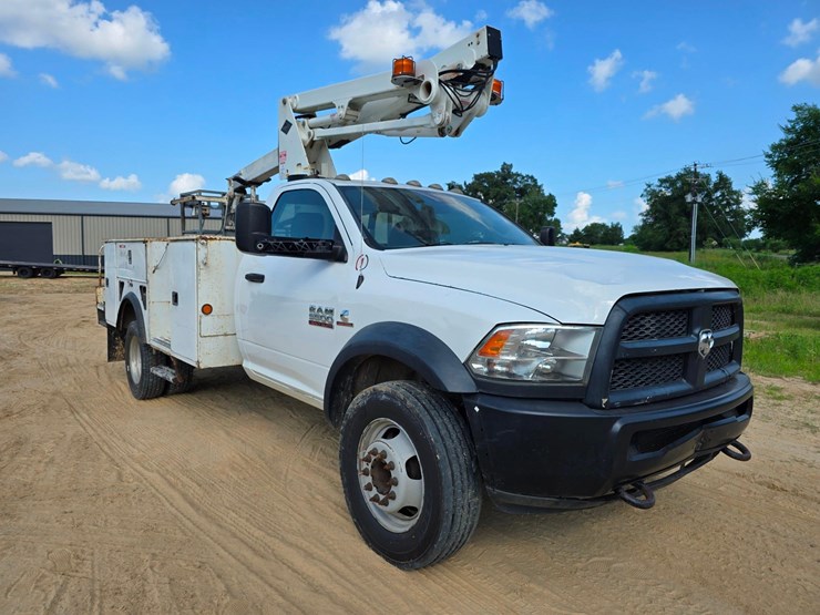 2017-dodge-ram-5500-image-14