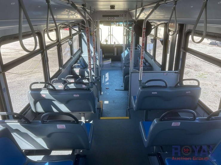 2014-gillig-low-floor-image-22