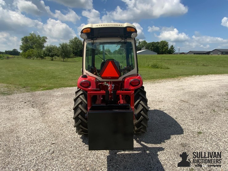 2023-international-farmall-1456-compact-utility-tractor-w/-loader-image-6