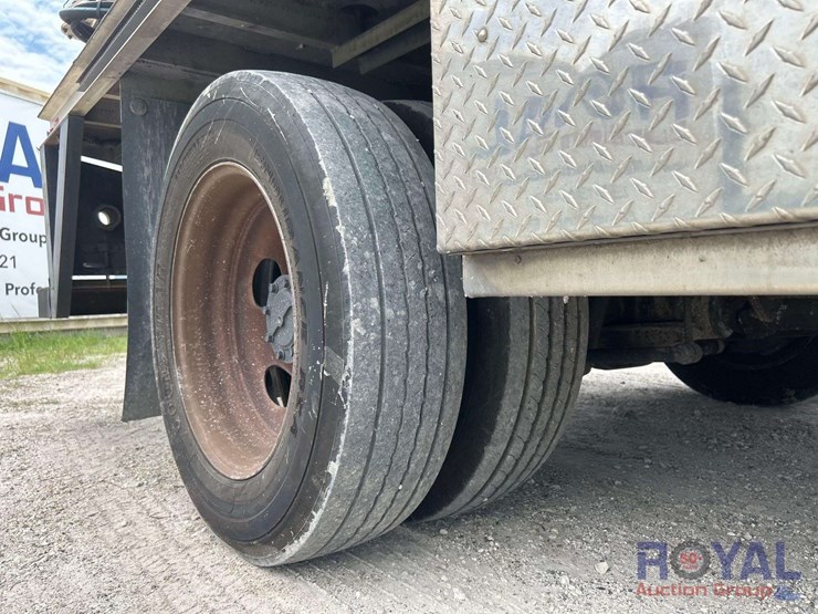 2017-ford-f550-image-40