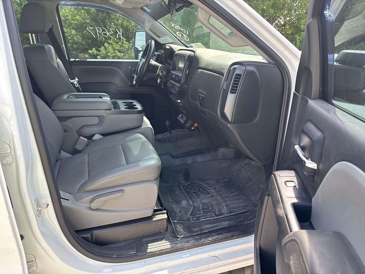 2018-gmc-sierra-2500-image-23