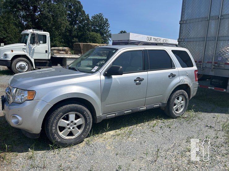 2011-ford-escape-xlt-image-1