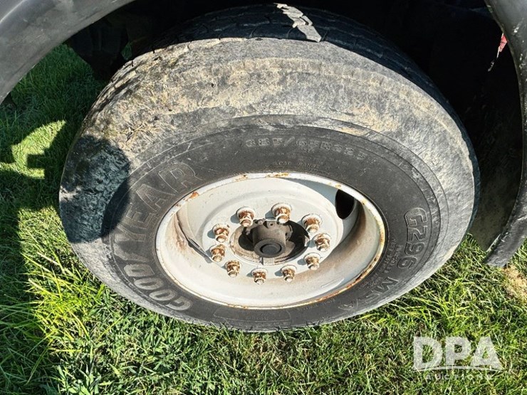 2000-sterling-dry-tender-truck-(gp11245,-unit-123831)-image-24