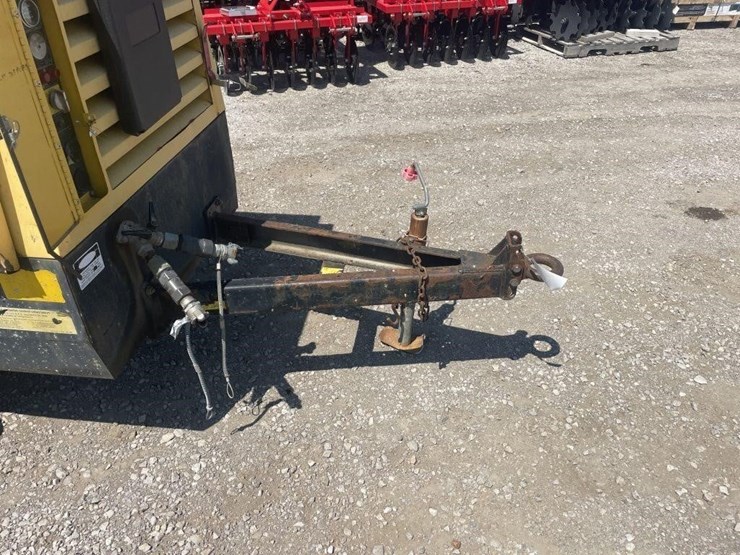 2001-john-deere-5-image-15