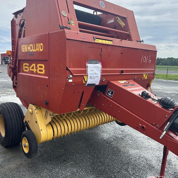 NEW HOLLAND 648