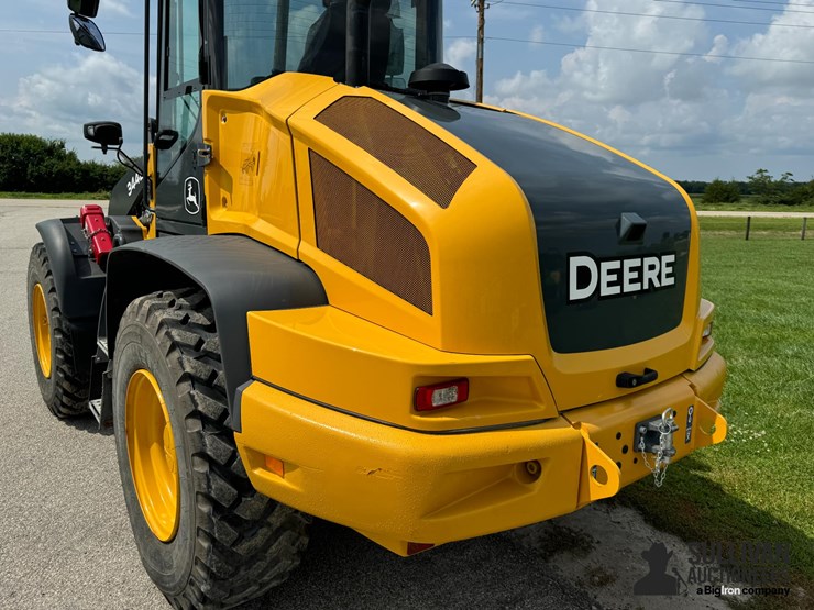 2019-deere-344l-image-16