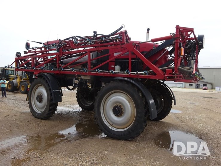 2011-case-ih-patriot-4420-image-32