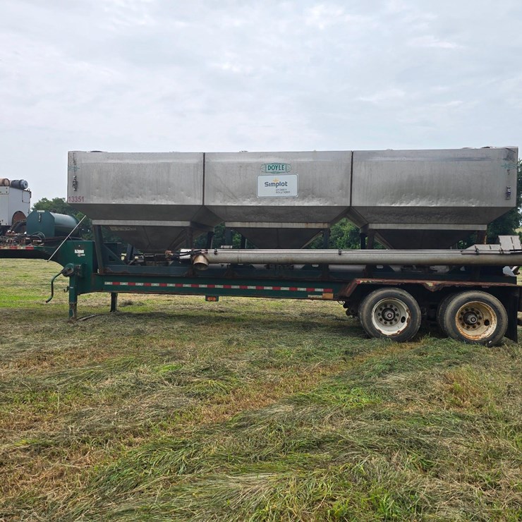 2014 Doyle Dry Fertilizer Tender Trailer - Kubota Diesel, 3 Stainless Compartments, Side Discharge