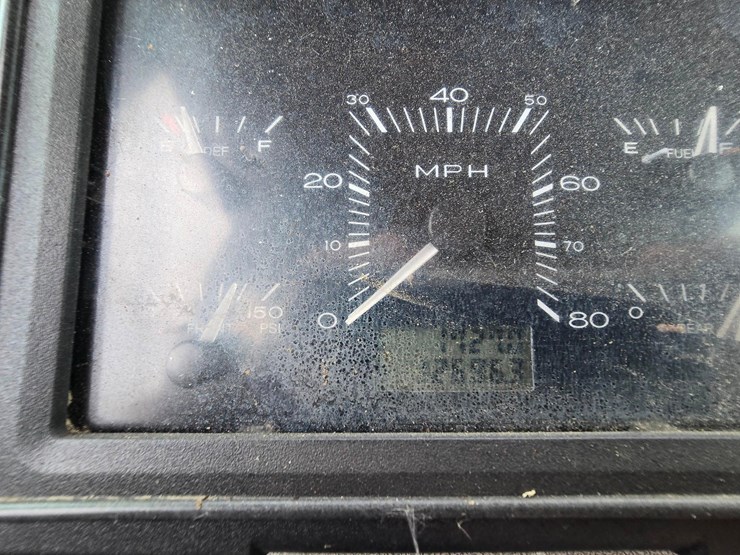 2016-ottawa-yard-spotter-truck---cummins-diesel,-allison-auto,-hydraulic-air-fifth-wheel,-33,000-...-image-17