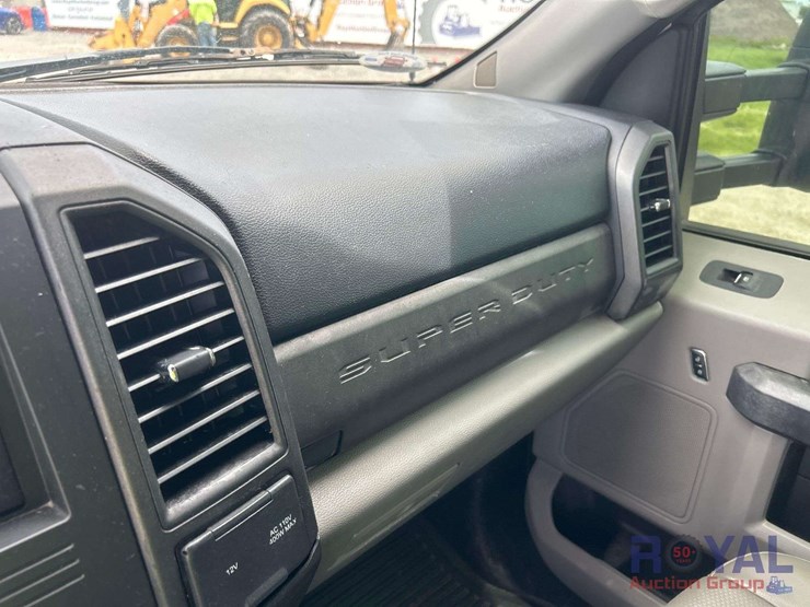 2017-ford-f550-image-19