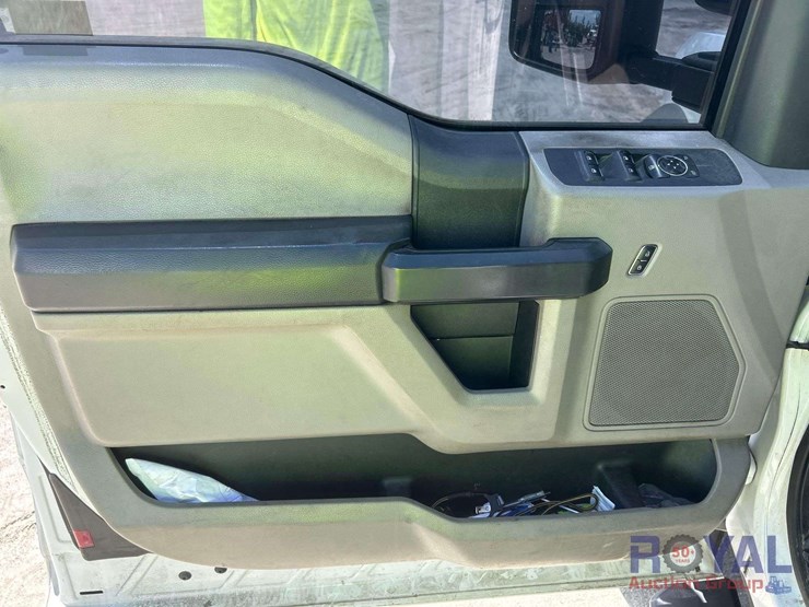 2017-ford-f550-image-13