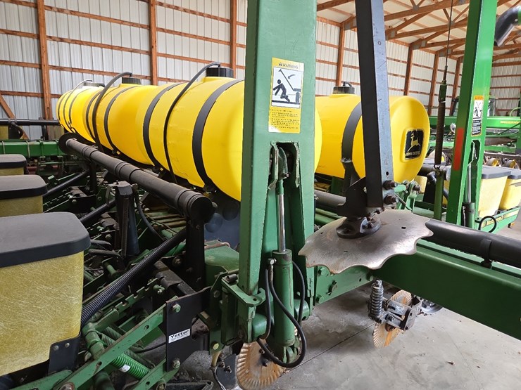 john-deere-7200-image-41