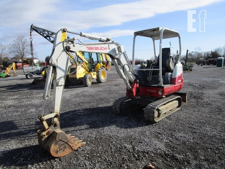 takeuchi-tb230-image-2