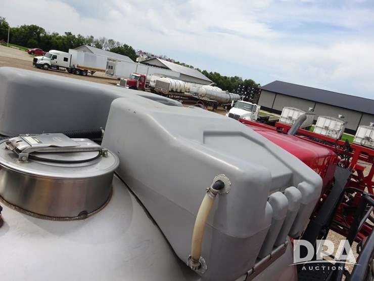 2015-case-ih-patriot-4440-image-100