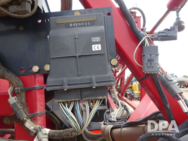 2011-case-ih-patriot-4420-image-63