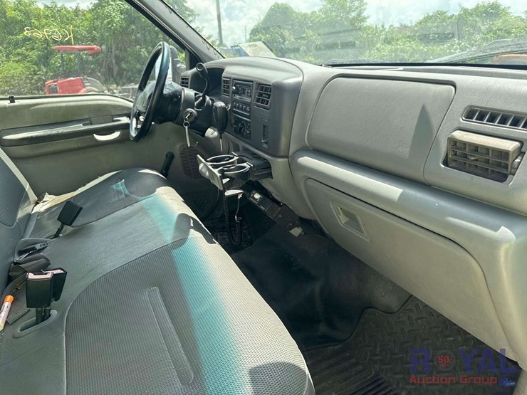 2002-ford-f350-image-28