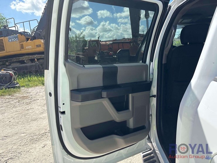 2020-ford-f150-image-15