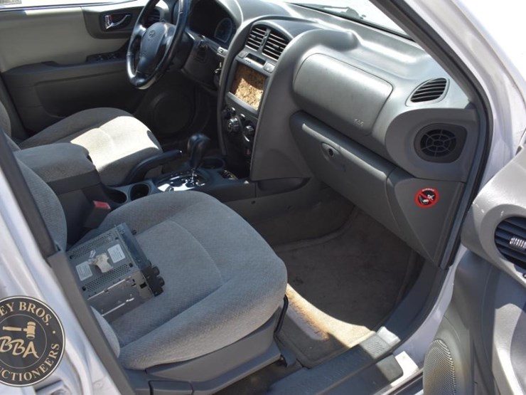 2005-hyundai-santa-fe-image-42